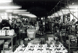 1964(昭和39)年4月ガスメーター工場の画像