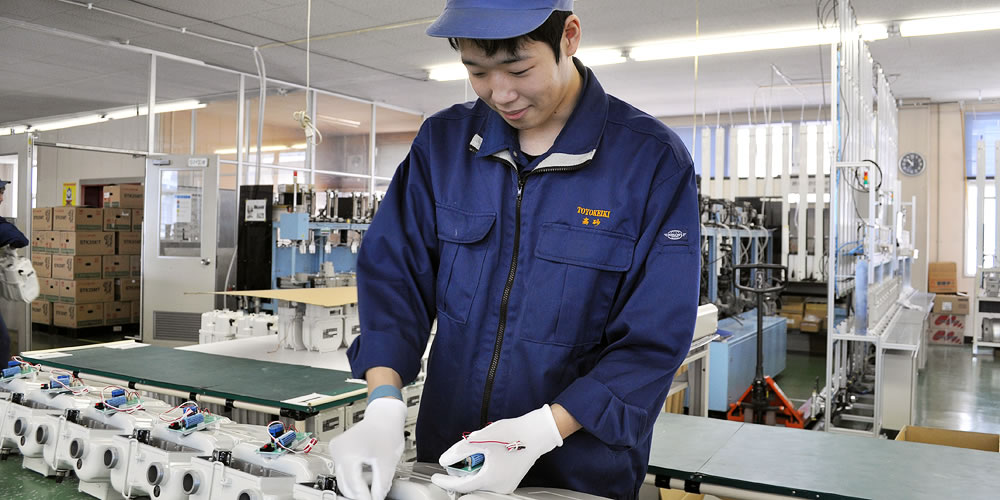 生産ラインスタッフ01