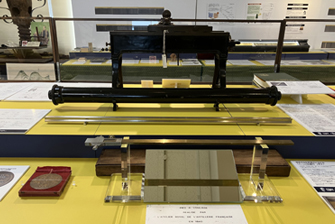 メートル原器の複製と、バーニャ付きノギス