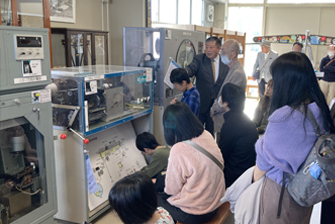 「工業用はかり」展示