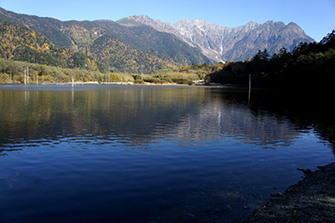 大正池と穂高連峰